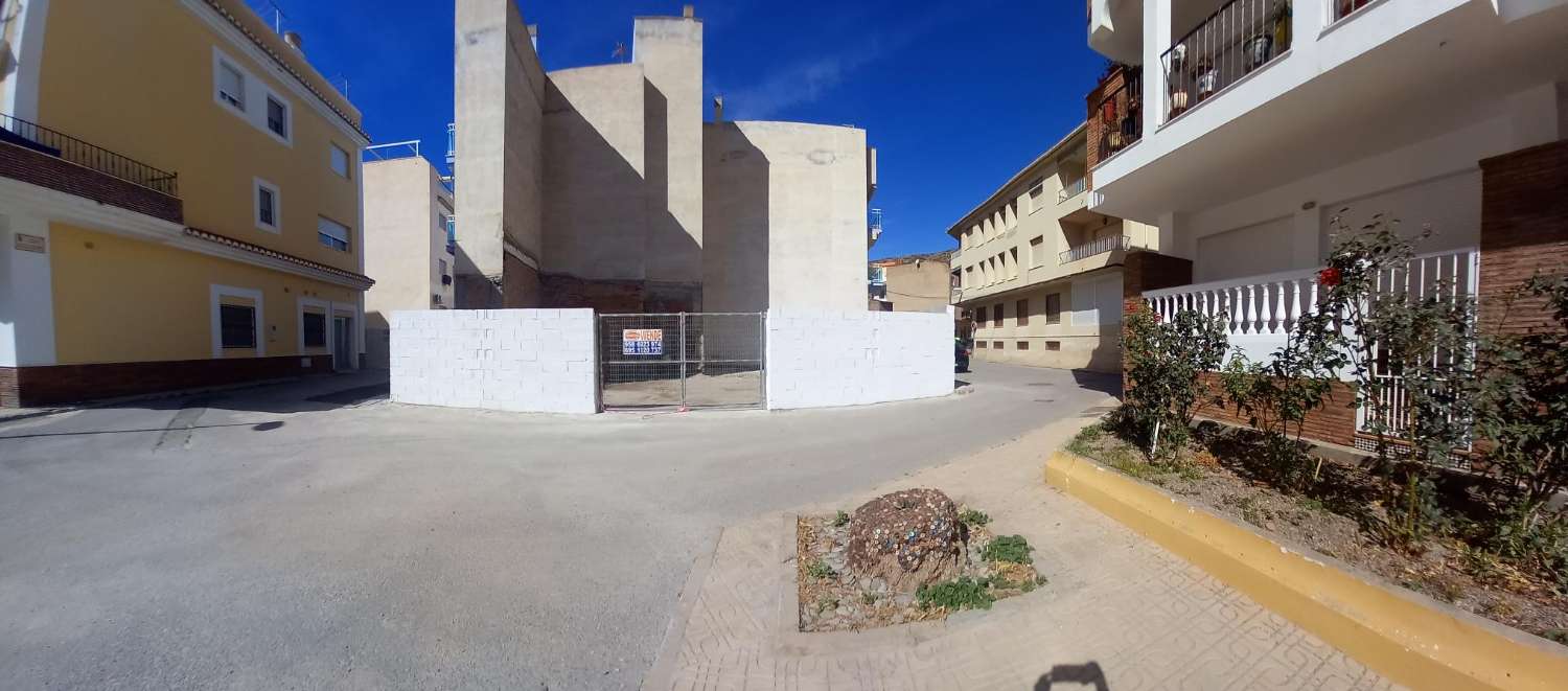 Solar en venta en zona del embarcadero de Calahonda