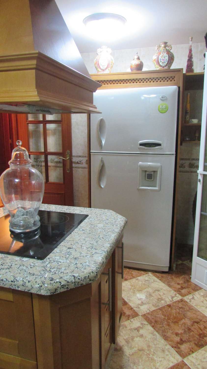 Casa amueblada muy amplia en venta en Carchuna