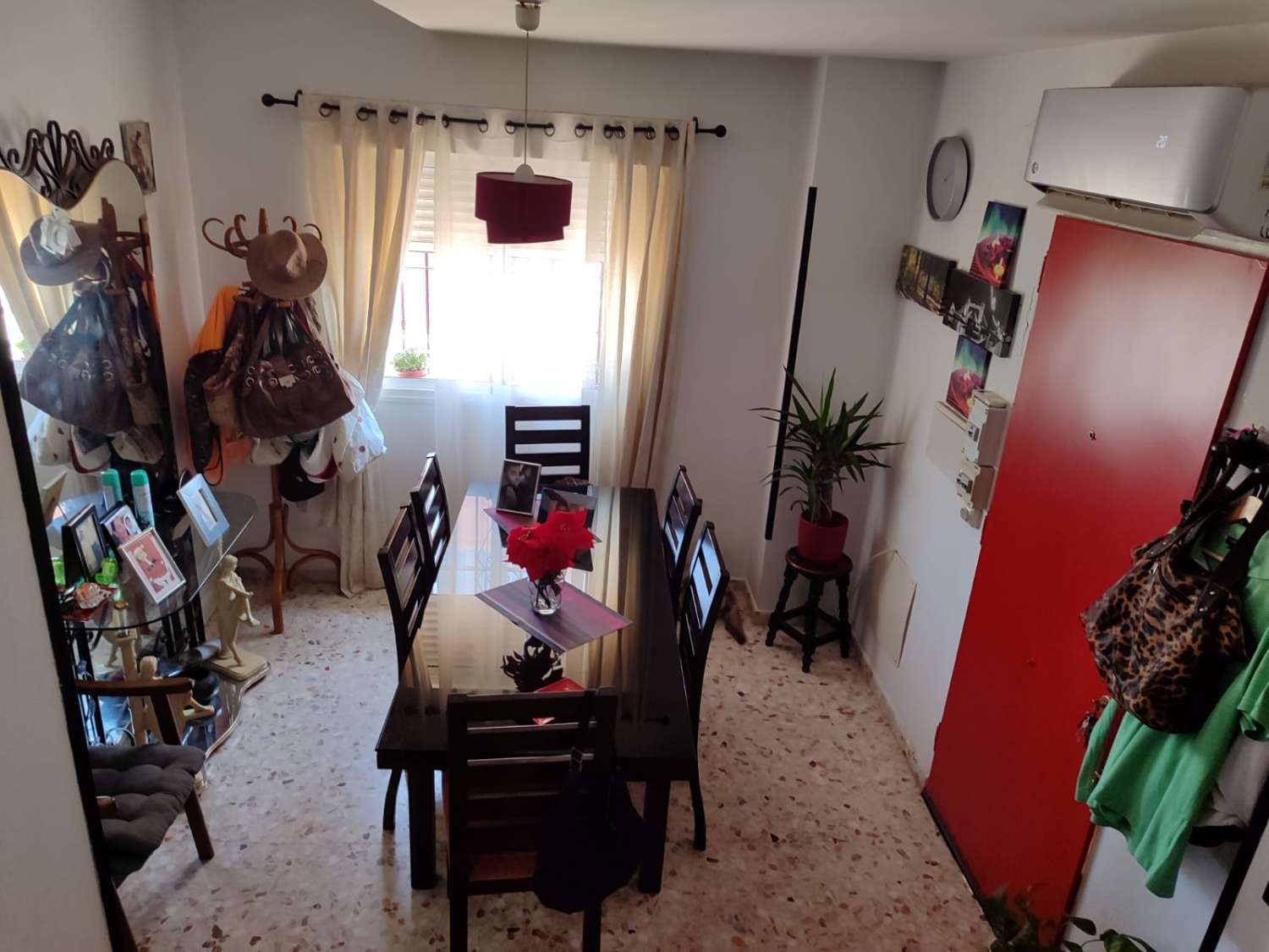 Estupenda casa adosada en venta en zona de Santa Adela