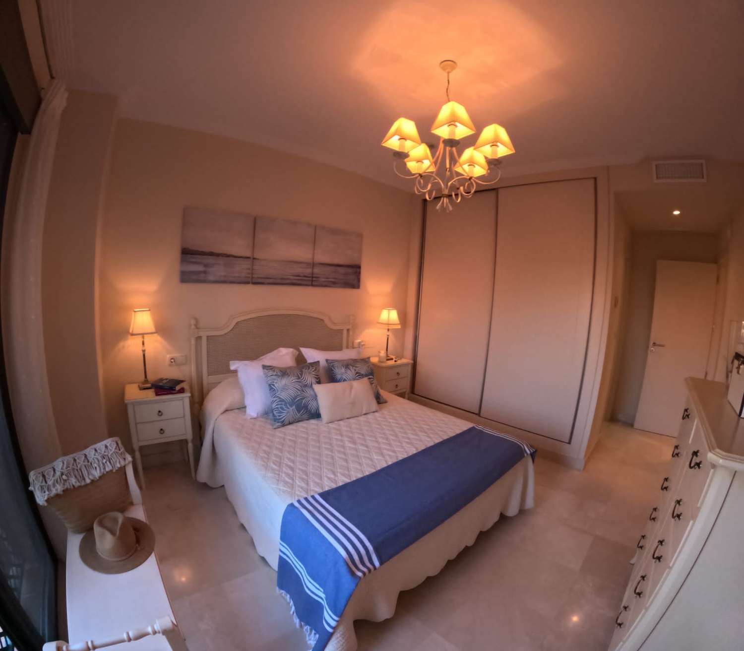Grand penthouse à vendre dans la région de Playa Granada
