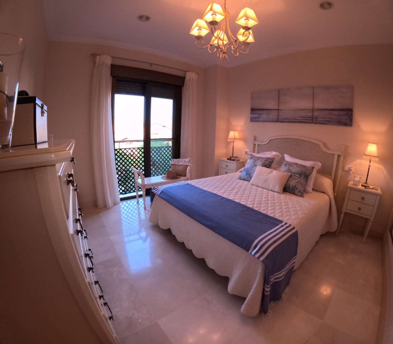 Grand penthouse à vendre dans la région de Playa Granada