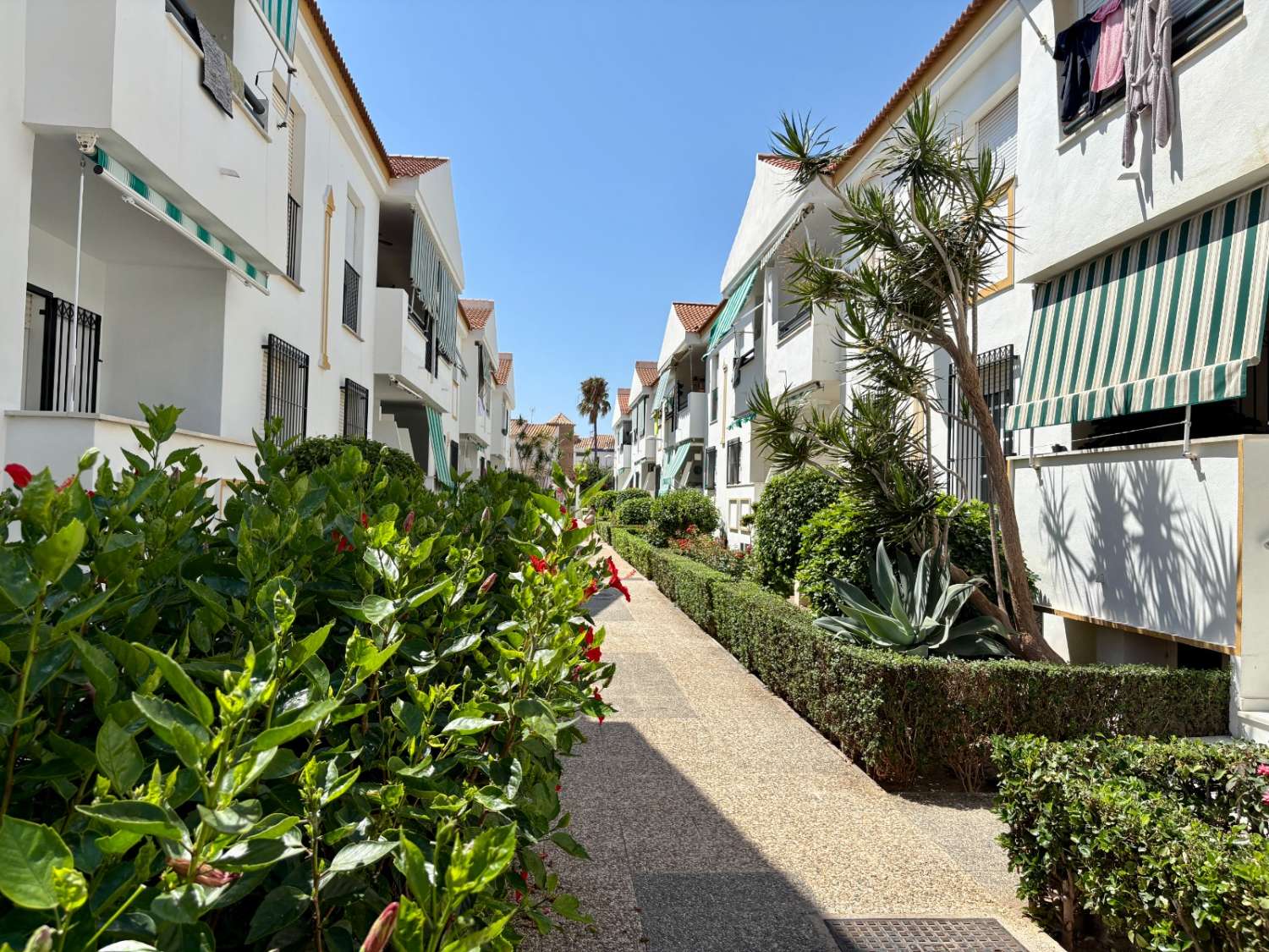 Estupendo piso en Urbanización de la Chucha muy cerca del mar